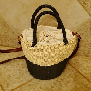 Summer must have straw ratan bucket bag